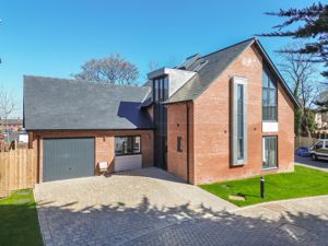 Photo 16- click for photo gallery